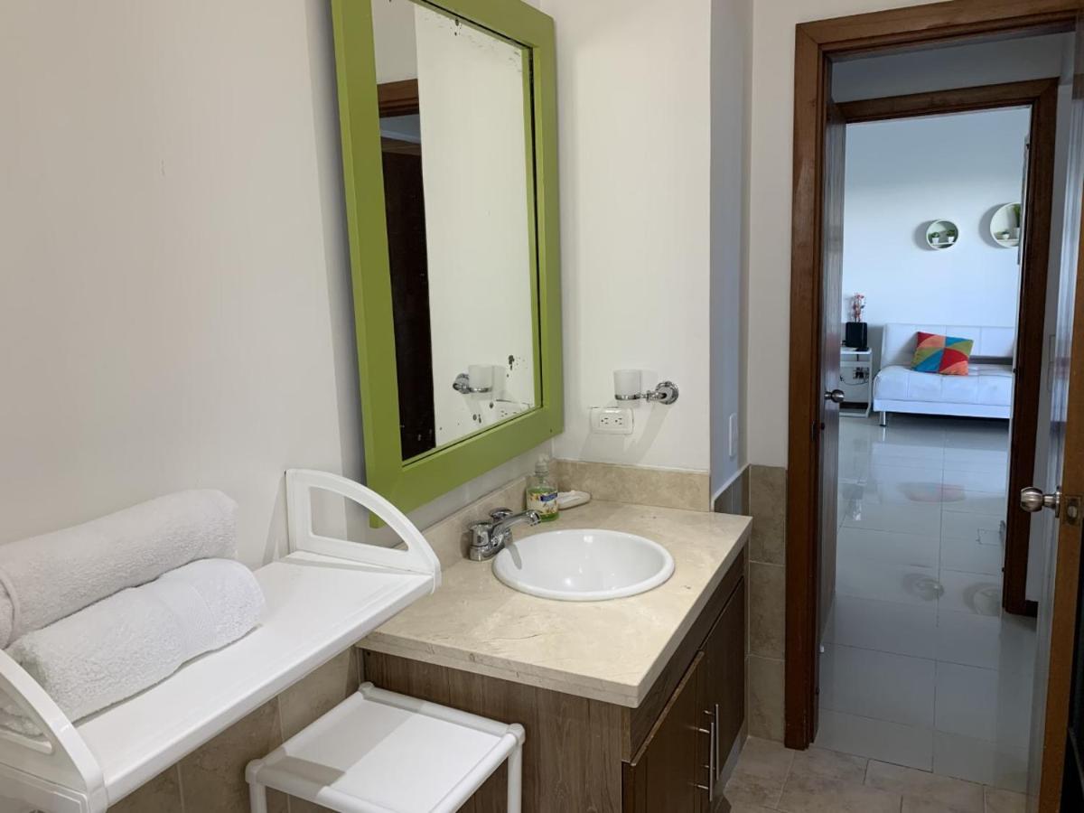 Apartamento Mirador Del Laguito Cartagena Exterior photo